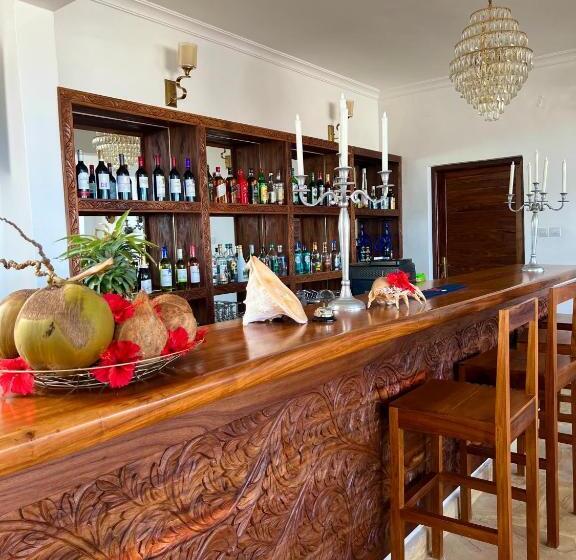 فندق Karibu Beach Resort