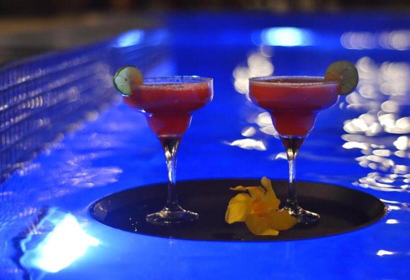 בית מלון כפרי Karibu Beach Resort