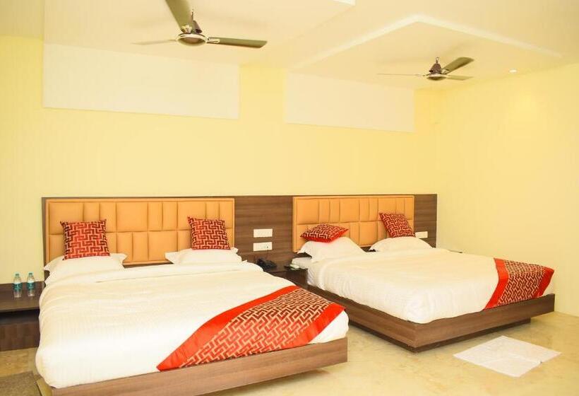 Отель Kifa Residency