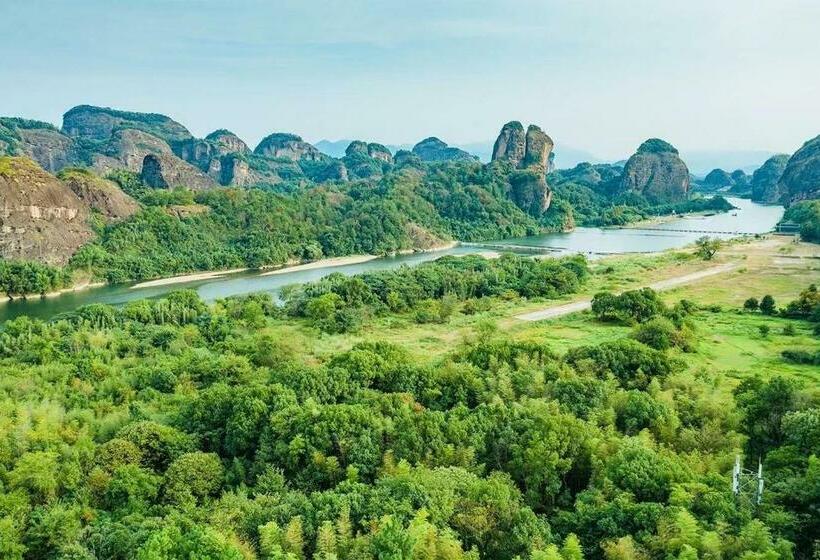 فندق Longhushan Hanxiangju Homestay