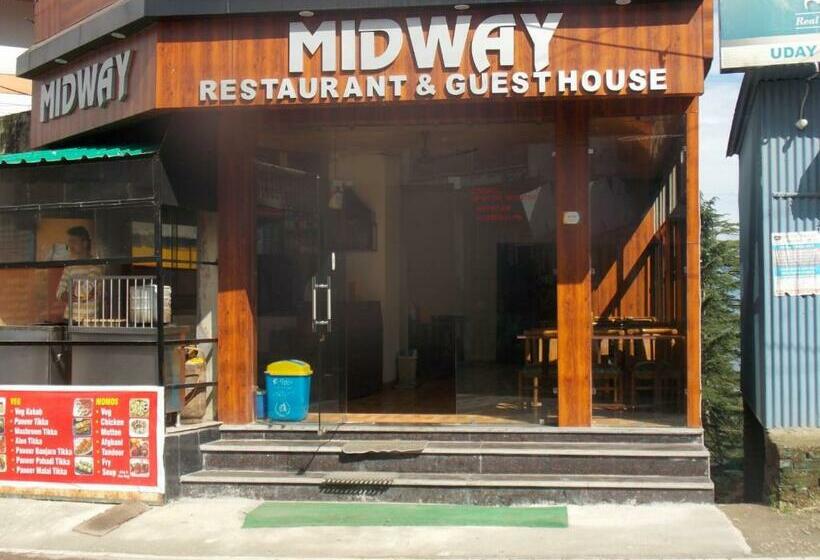 בית מלון כפרי Midway Restaurants & Guest House