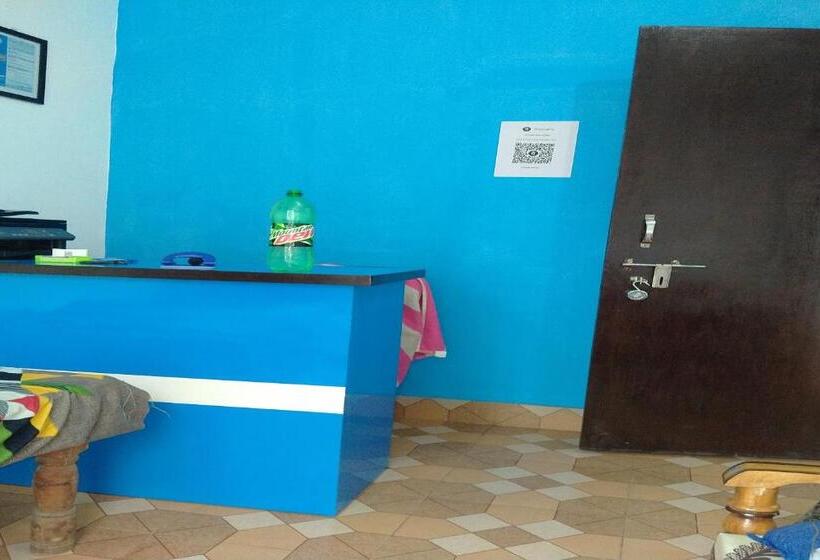 Отель Pop 83111 Unique Gaust House