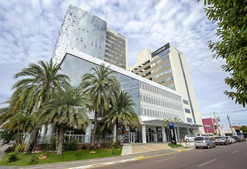 ホテル Slaviero Rondonopolis