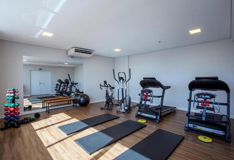 ホテル Slaviero Rondonopolis