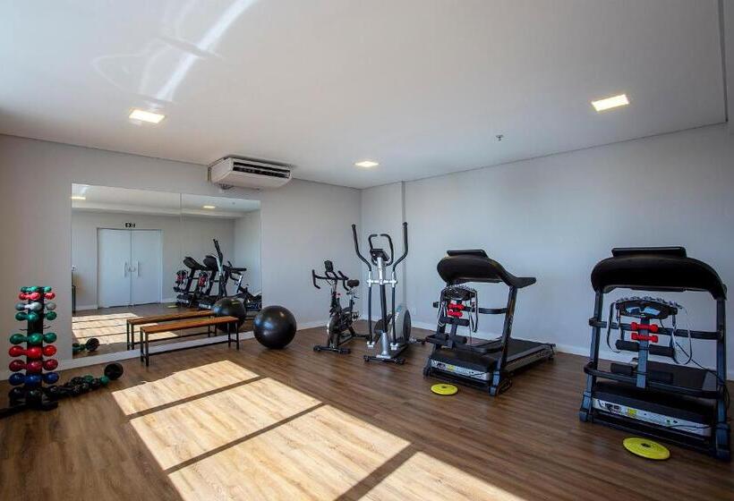 ホテル Slaviero Rondonopolis