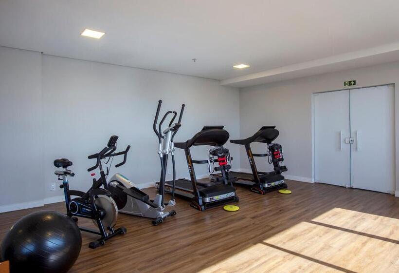 ホテル Slaviero Rondonopolis