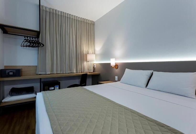 ホテル Slaviero Rondonopolis