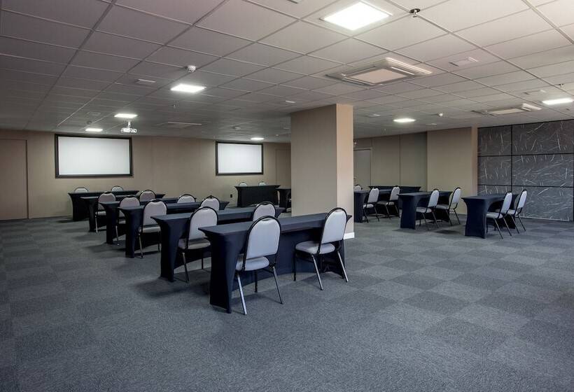 ホテル Slaviero Rondonopolis