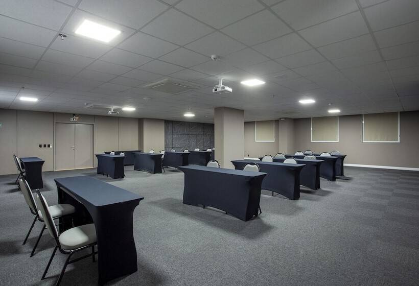 ホテル Slaviero Rondonopolis