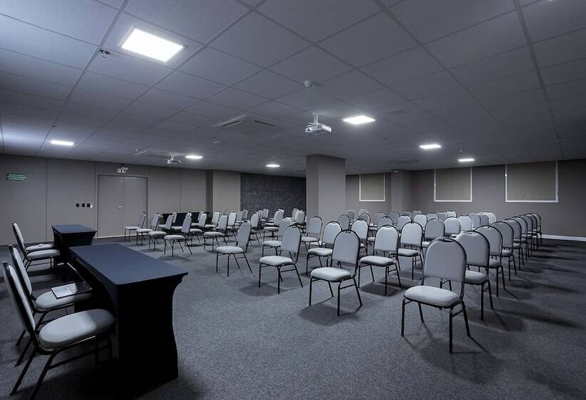 ホテル Slaviero Rondonopolis