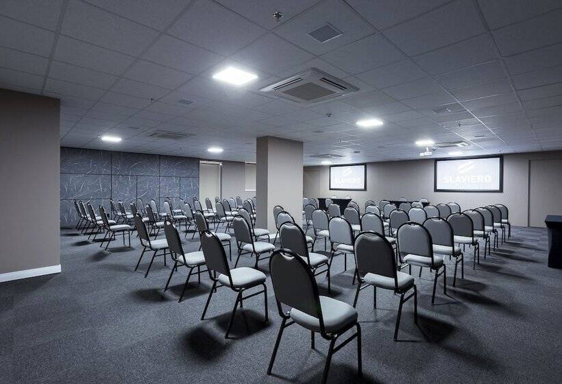 ホテル Slaviero Rondonopolis