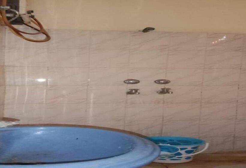 Отель Spot On 83131 Saini Property