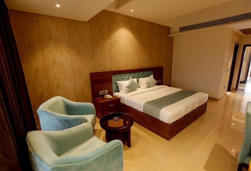 בית מלון כפרי The Emerald Grand