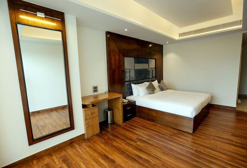 בית מלון כפרי The Emerald Grand