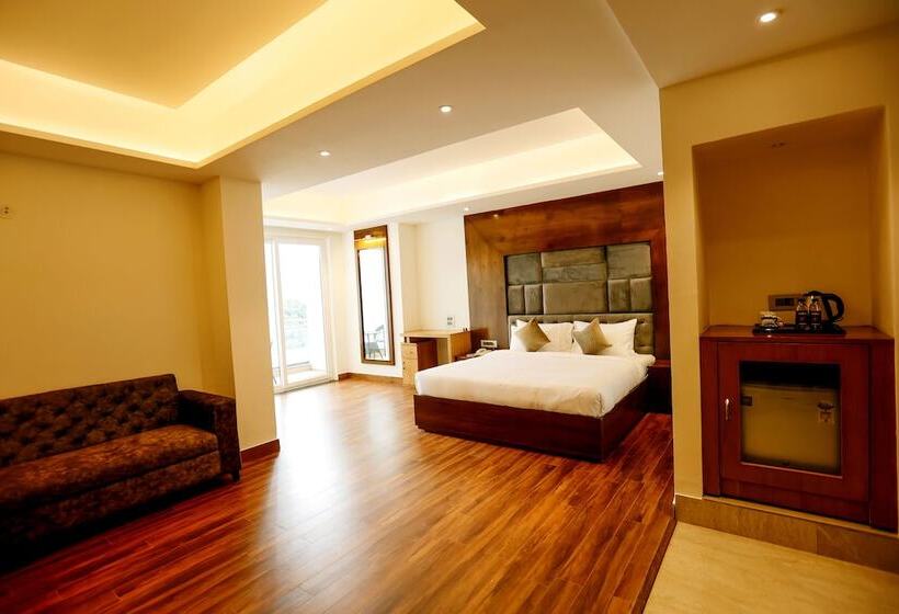 בית מלון כפרי The Emerald Grand