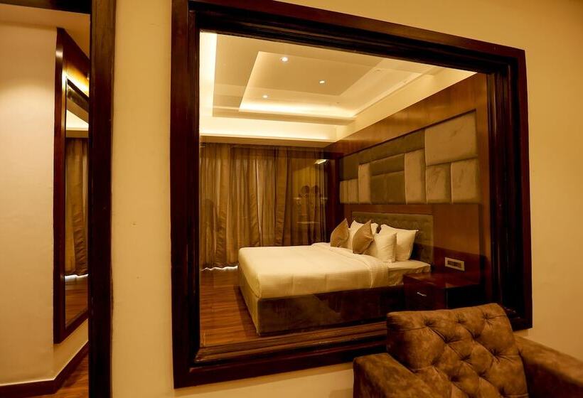 בית מלון כפרי The Emerald Grand