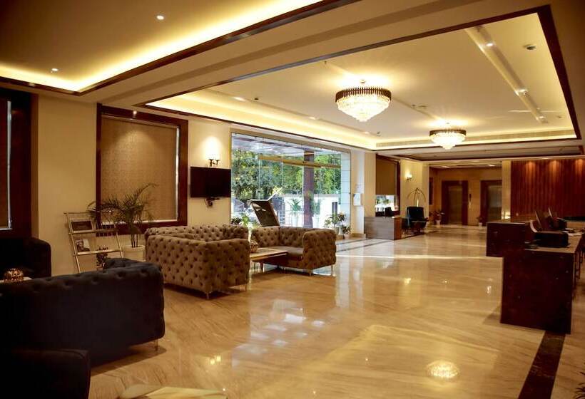 בית מלון כפרי The Emerald Grand