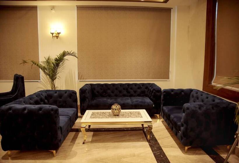 בית מלון כפרי The Emerald Grand