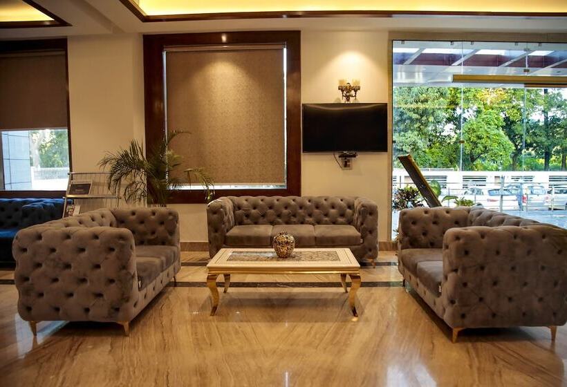 בית מלון כפרי The Emerald Grand