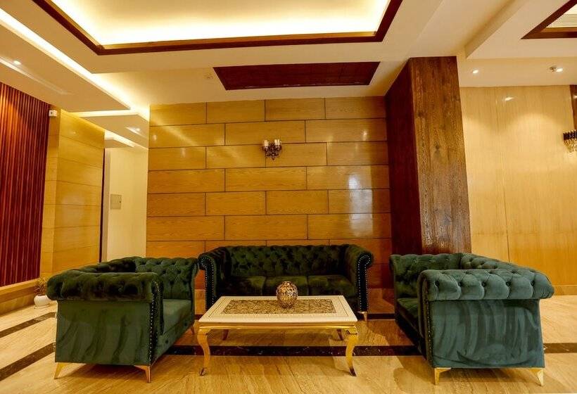 בית מלון כפרי The Emerald Grand