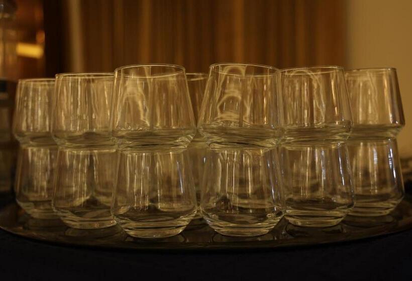 בית מלון כפרי The Emerald Grand