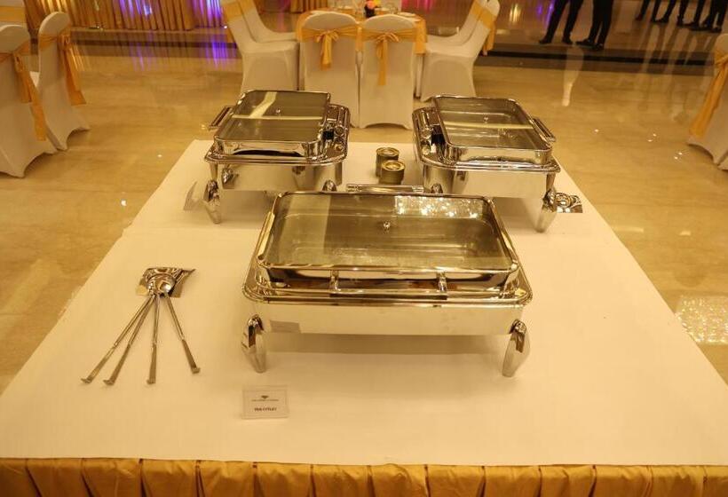 בית מלון כפרי The Emerald Grand