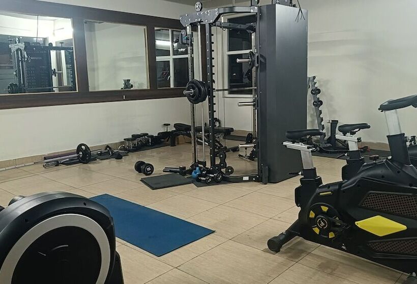 בית מלון כפרי The Emerald Grand