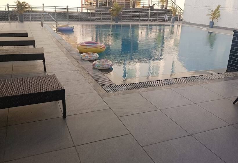 בית מלון כפרי The Emerald Grand