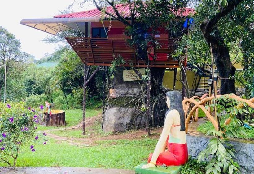 בית מלון כפרי Treehouse Tabor Hills Resort Vagamon