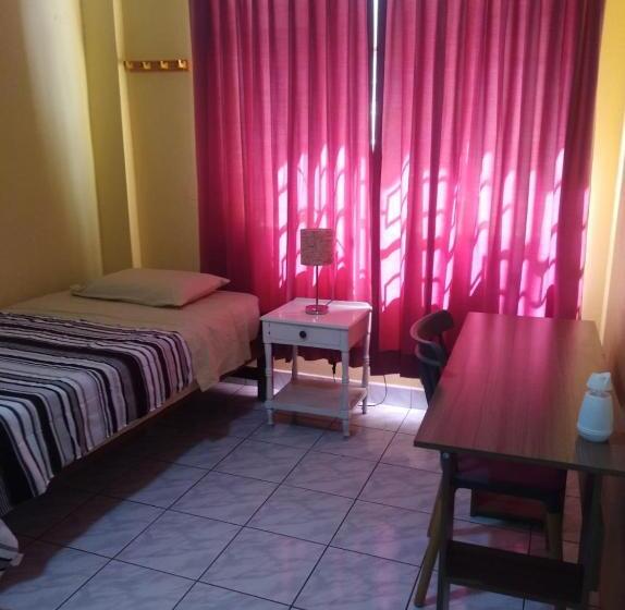 بنسيون Hospedaje Petro Talara