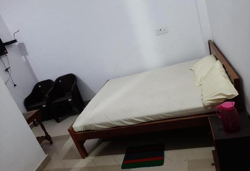 Staymaker Hotel Raj Ganga