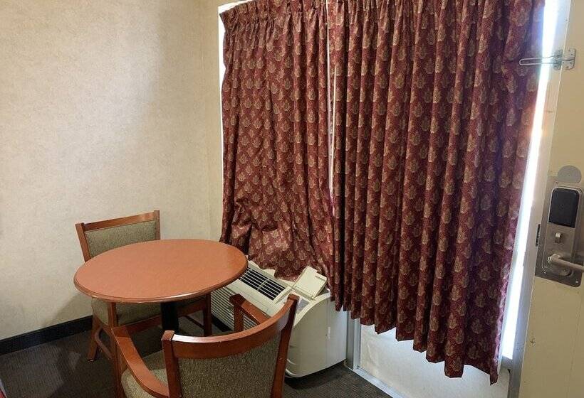 فندق صغير Coachman S Inn Motel