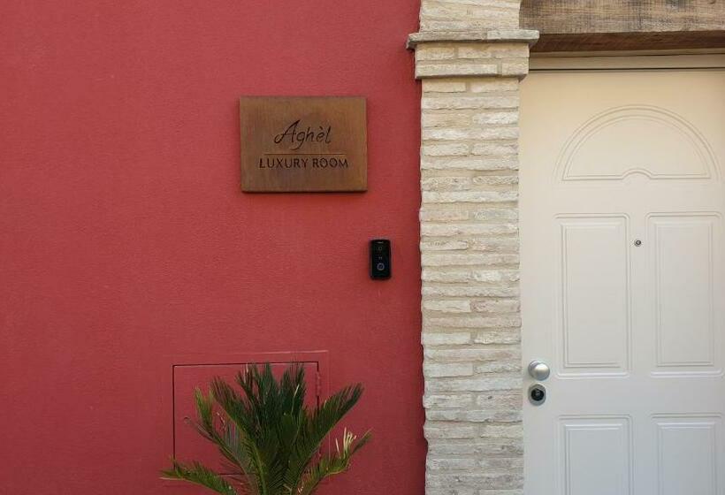 住宿加早餐  Aghèl Luxury Room