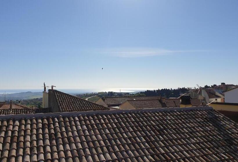 住宿加早餐  Aghèl Luxury Room