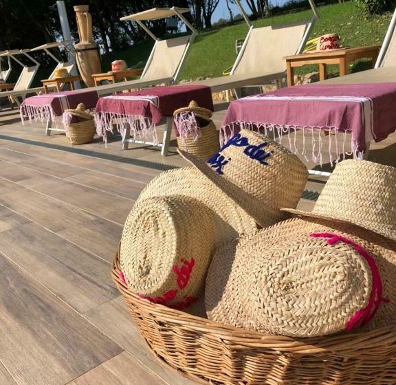 تختخواب و صبحانه L’aurora