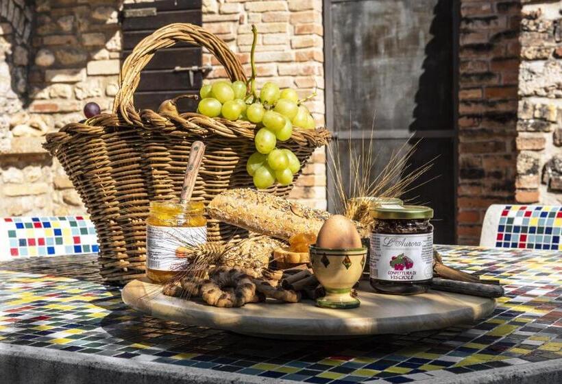 تختخواب و صبحانه L’aurora