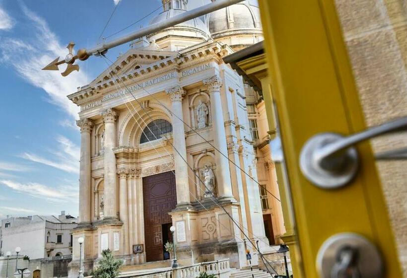 تختخواب و صبحانه Xeuchia Accommodation