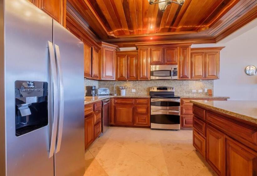 Hol Chan Reef Resort & Villas