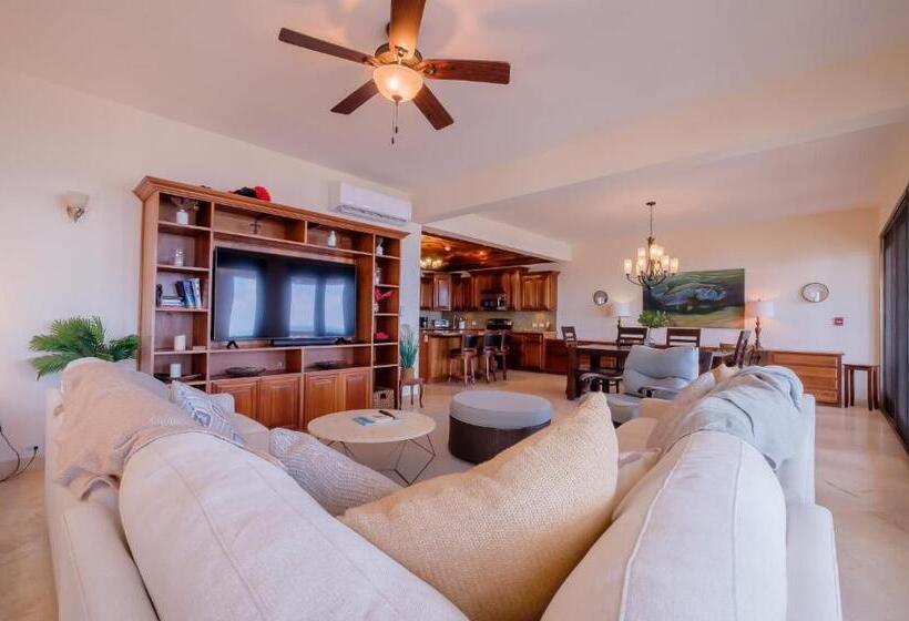 Hol Chan Reef Resort & Villas