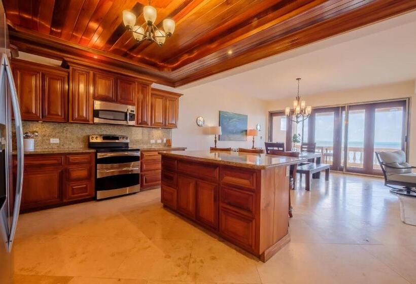 Hol Chan Reef Resort & Villas