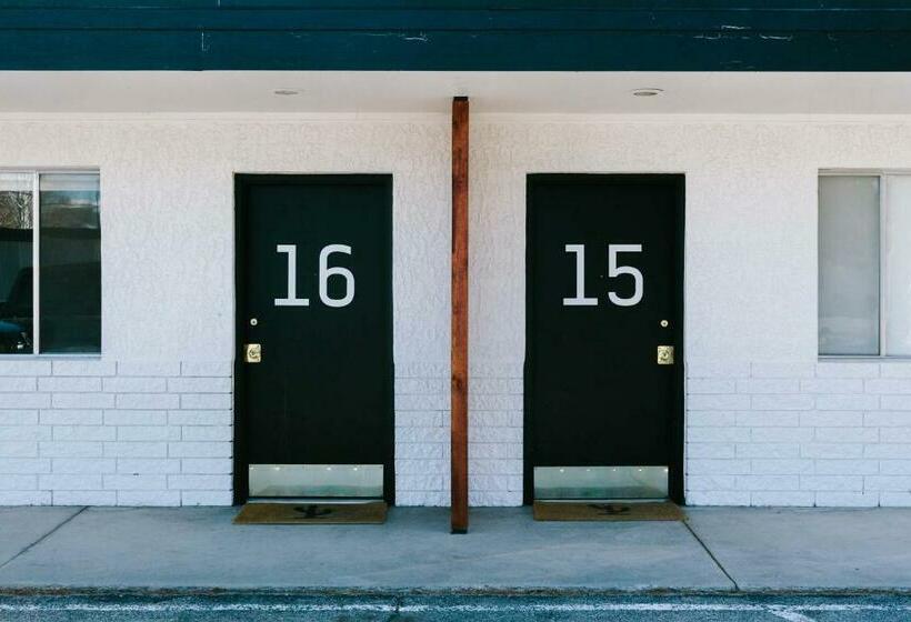 فندق Amigo Motor Lodge