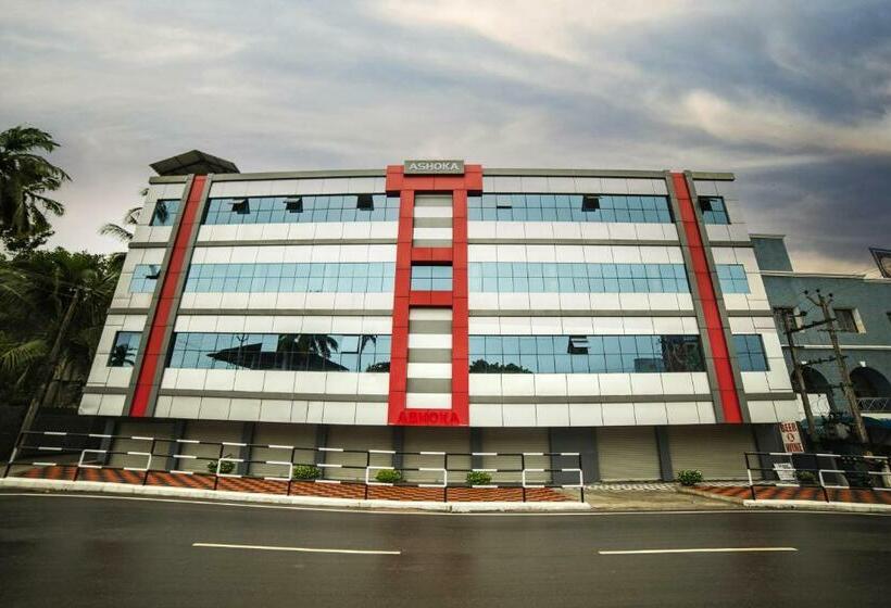 호텔 Ashoka Tourist Home