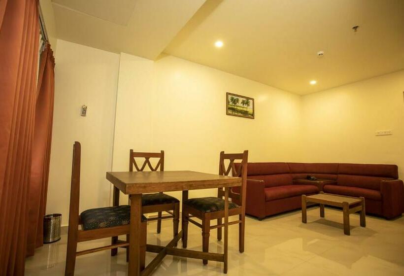 호텔 Ashoka Tourist Home