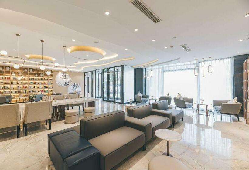 Atour Hotel Kunshan Yongda Business Plaza