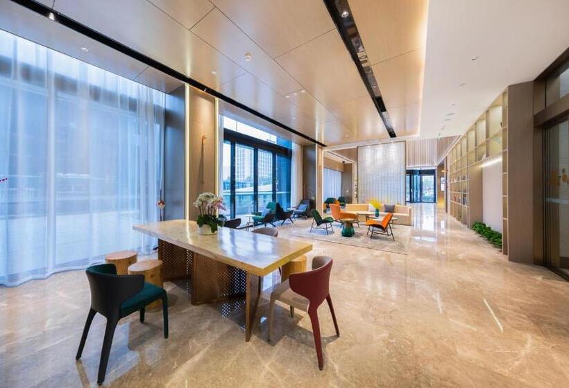 Atour Hotel Wuhan Jinyin Lake