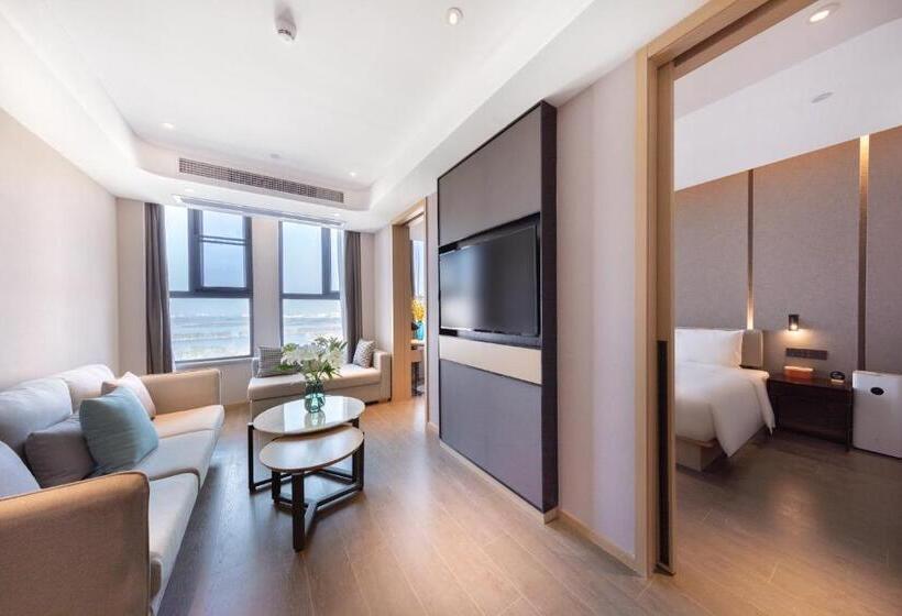 Atour Hotel Wuhan Jinyin Lake