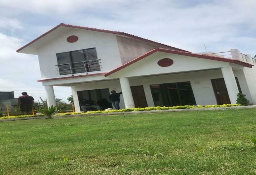 فندق Berryl Resorts