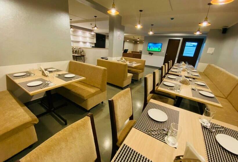 בית מלון כפרי Porvorim Regency Goa  By Bsg Absolute