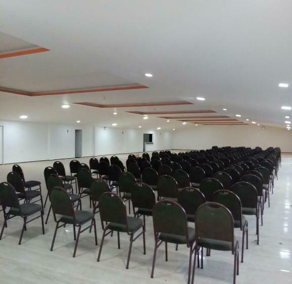 Отель Cajuina Avenida