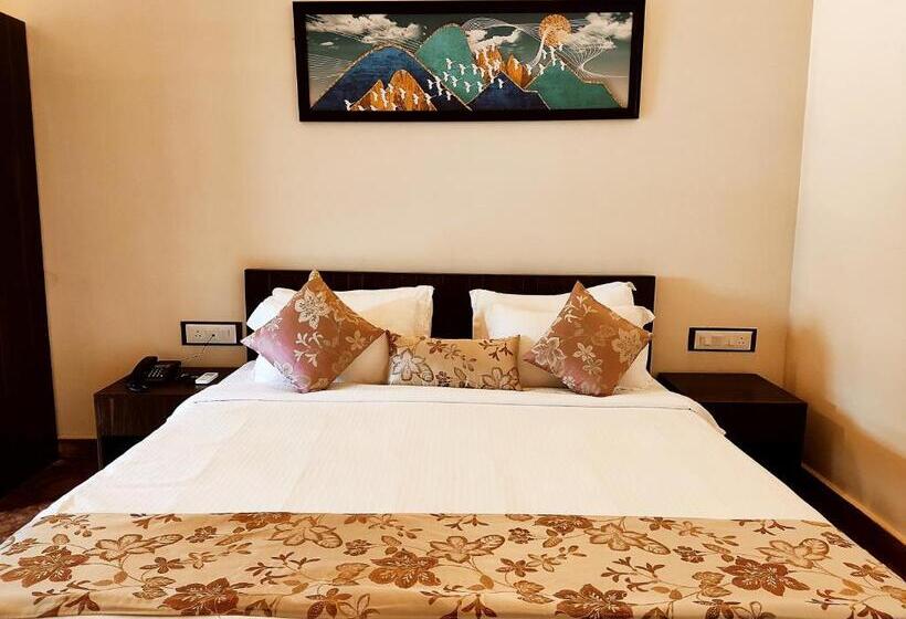 בית מלון כפרי Chira Meadows Ecoresort, Dapoli